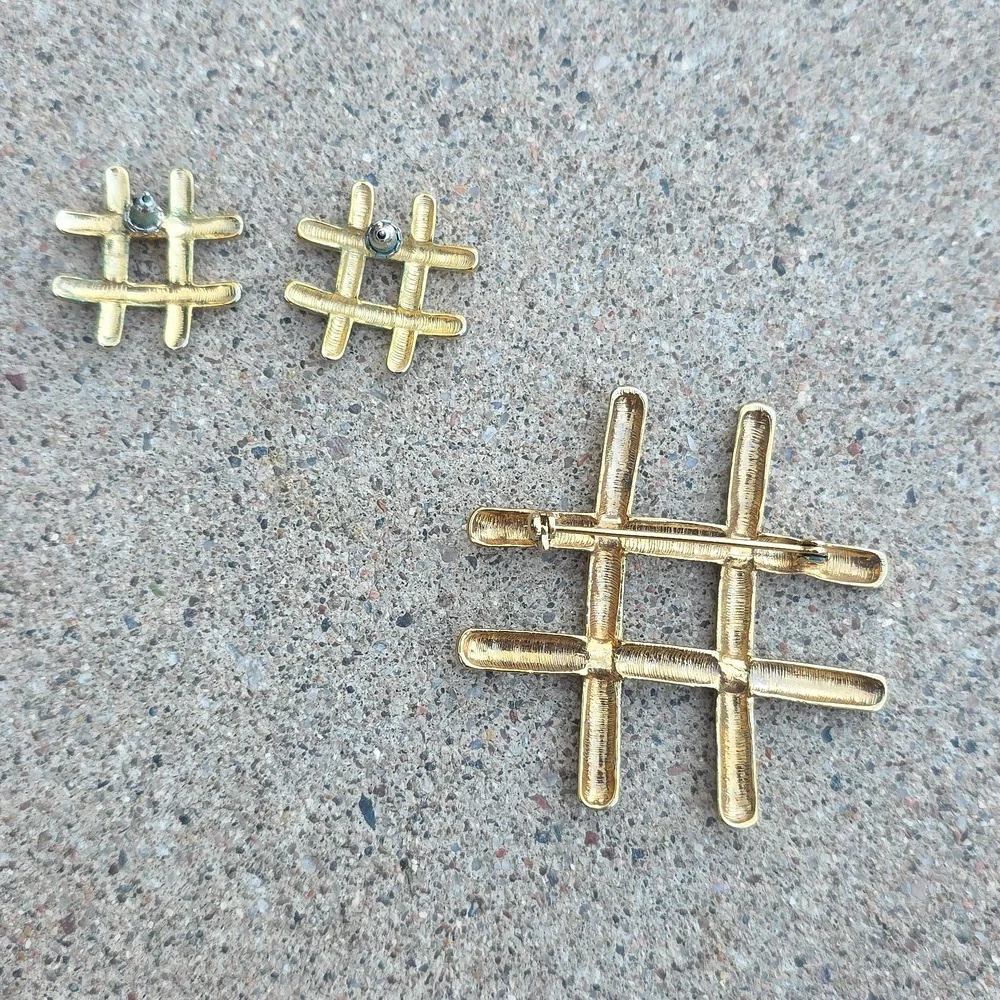 Vintage 1980's Gold Toned Hashtag Set - Picture 2 of 4